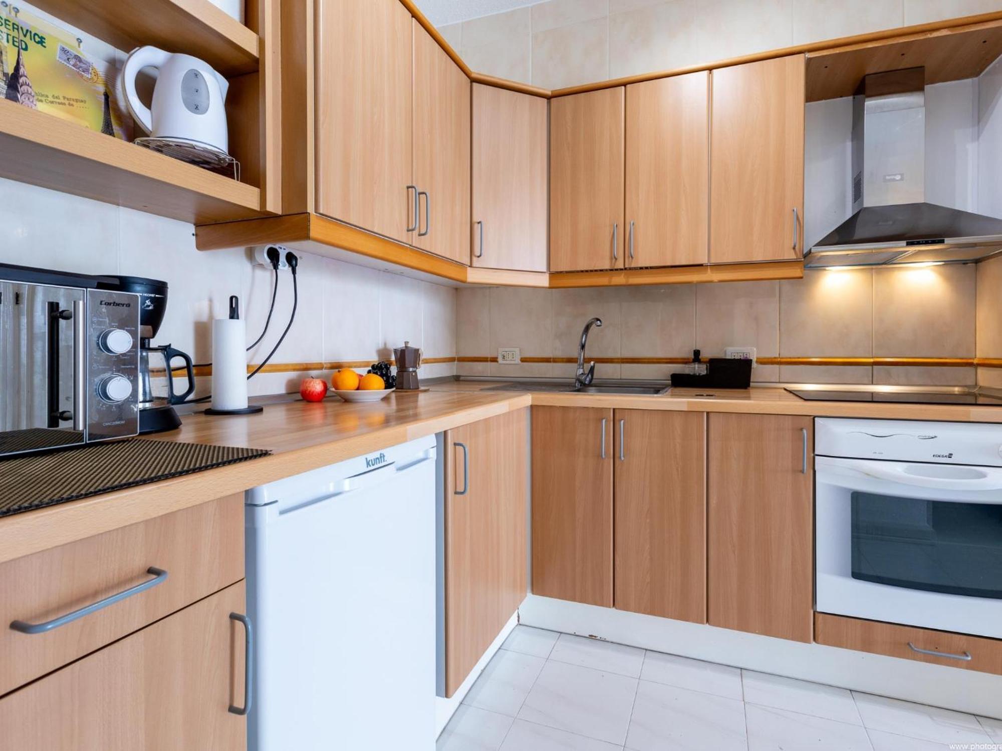 Port Royale 291, Spacious Studio, Heated Pool Apartment *